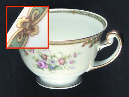 MEI487 Footed Cup