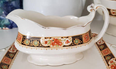 Chantrey Gravy Boat by Alfred Meakin