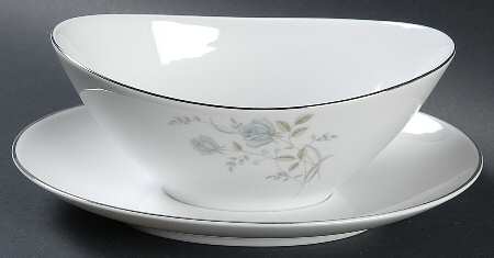 Chanson Gravy Boat with Attached Underplate
