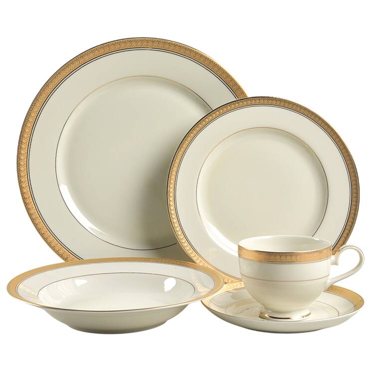 Palatial Gold 40 Piece Estate Set