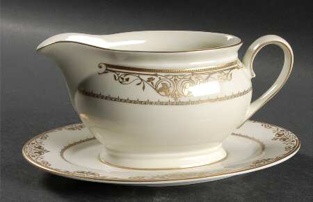 Villa Gold Gravy Boat & Underplate