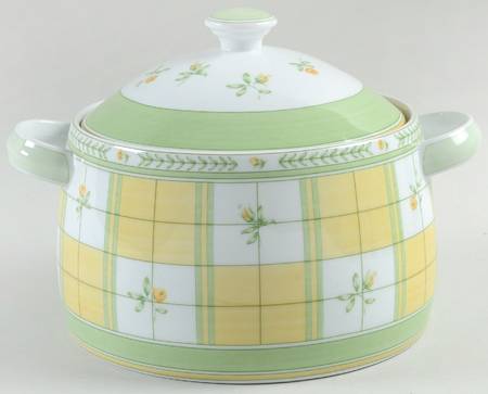 English Rose (Porcelain) 3.5 Quart Round Covered Casserole