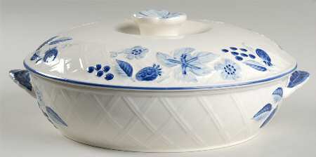 Berry Fling 1.5 Qt Round Covered Casserole