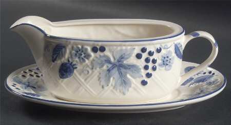 Berry Fling Gravy Boat & Underplate