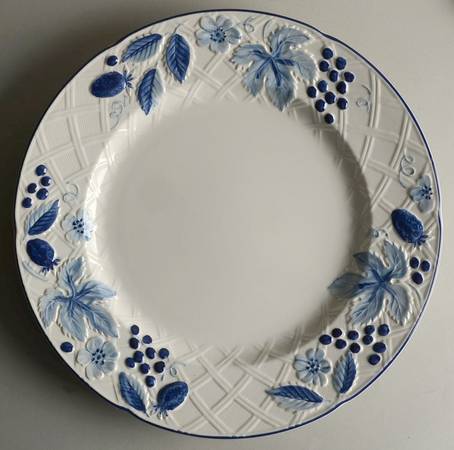 Berry Fling 12" Chop Plate (Round Platter)