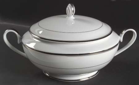 Classic Platinum 2 Qt Round Covered Casserole