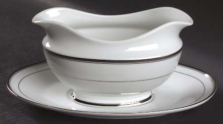 Classic Platinum Gravy Boat & Underplate