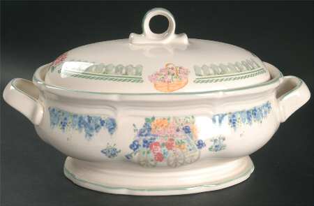 Spring Collage 2.5 Quart Oval Covered Casserole