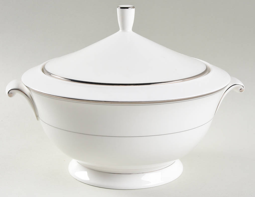 Gothic Platinum Round Covered Vegetable