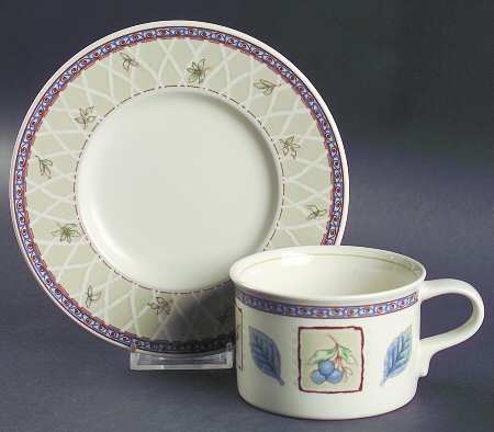 Garden Prose Flat Cup & Saucer Set