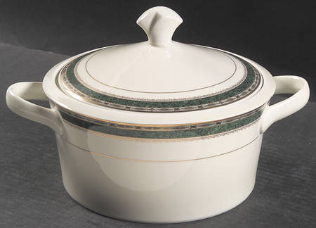 Sheffield 2 Qt Round Covered Casserole
