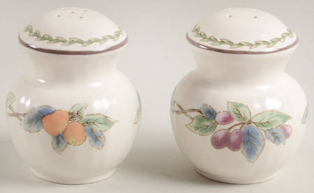Country Harvest Salt & Pepper Set