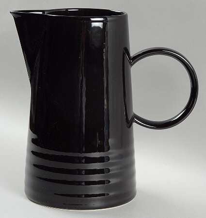 Onyx 80 Oz Pitcher