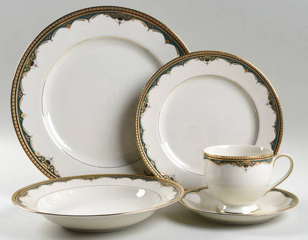 Gold Royale 5 Piece Place Setting