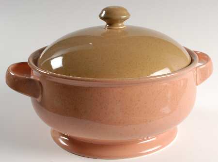 Desert Clay 2.25 Qt Round Covered Casserole