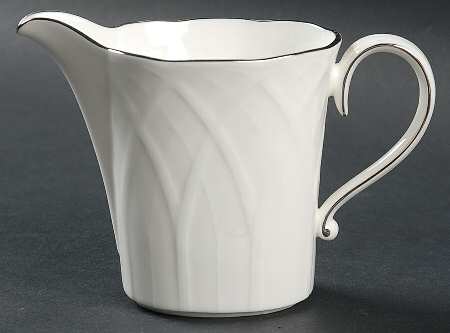 White House Platinum Creamer
