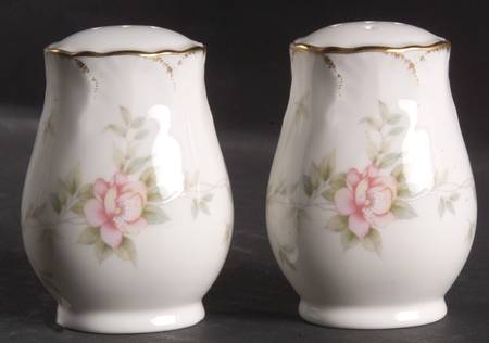 Endearment Salt & Pepper Set