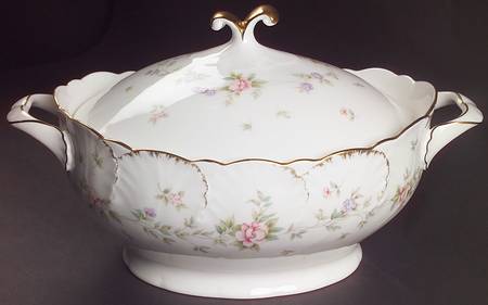 Endearment Oval Covered Vegetable
