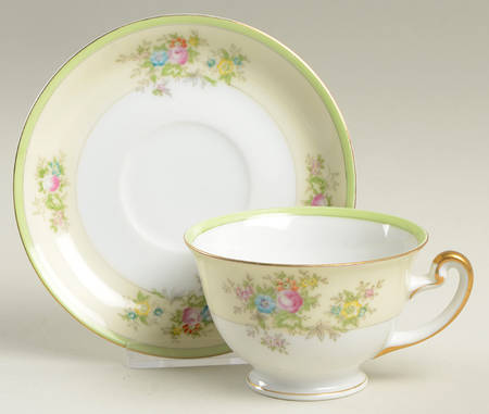 MEI521 Footed Cup & Saucer Set