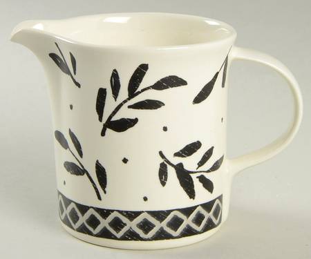 Ebony Trail Creamer