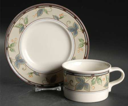 Garden Ivy Flat Cup & Saucer Set