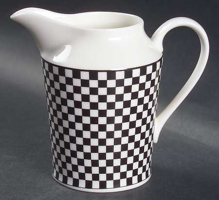 Vassar Black Creamer