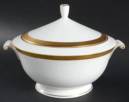 Crown Jewel 2.25 Qt Round Covered Casserole