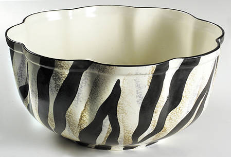 Safari Scalloped Serving Bowl
