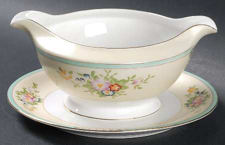 MEI558 Gravy Boat with Attached Underplate