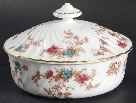 Ancestral (Wreath Backstamp) 5" Round Box & Lid