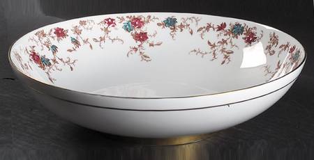 Ancestral (Wreath Backstamp) 11" Presentation Bowl