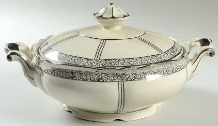 MIT46 Platinum Round Covered Vegetable