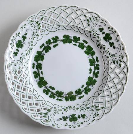 Full Green Vine (Scalloped, No Trim) Pierced Bread & Butter Plate