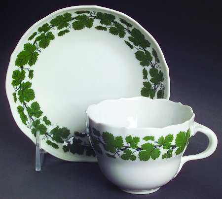 Full Green Vine (Scalloped, No Trim) Flat Cup & Saucer Set