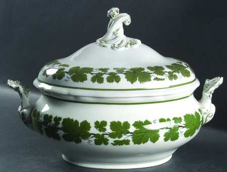 Full Green Vine (Scalloped, No Trim) Oval Tureen & Lid