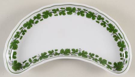 Full Green Vine (Scalloped, No Trim) Bone Dish