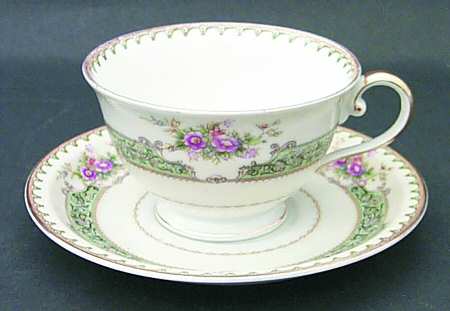 Dexter (Unknown Shape) Footed Cup & Saucer Set