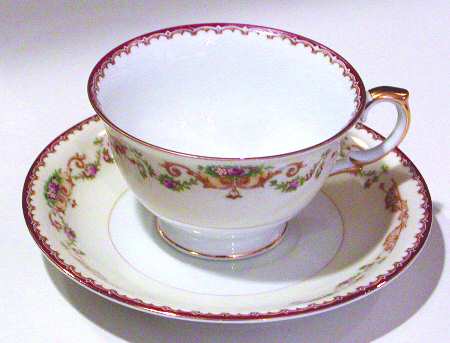 Berkeley Footed Cup & Saucer Set