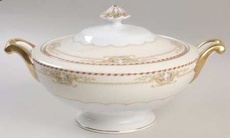 Troy Round Covered Vegetable