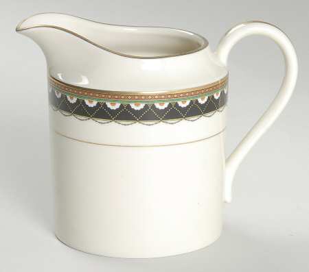 Ebony Lane Creamer