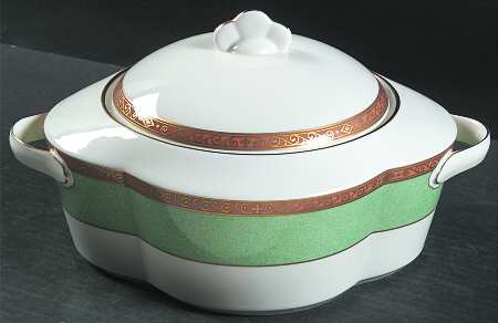 Victorian Jade 2.5 Quart Oval Covered Casserole