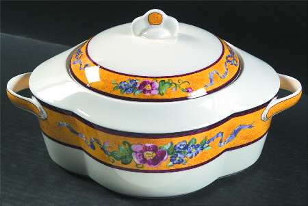Venetian Hall 2.5 Quart Oval Covered Casserole