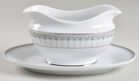 Plaza Suite Gravy Boat & Underplate