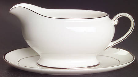 Gravy Boat & Underplate