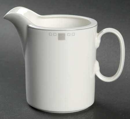 Arrangement Creamer