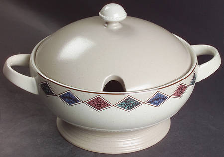 Terrazzo 2 Qt Round Covered Casserole