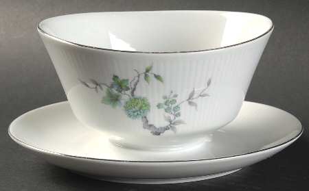 Green Ming (Platinum Trim) Gravy Boat with Attached Underplate