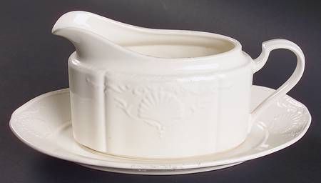 Gravy Boat & Underplate