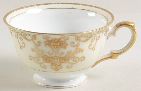 V1251 Footed Cup