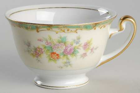 MEI673 Footed Cup